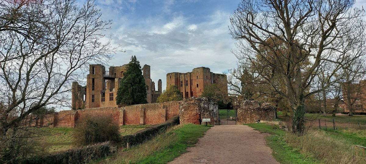 TheLivelyChef's tweet photo. National Trust, Charlecote Park
Another day, another walk!!
@nationaltrust
I got to see an old castle too @EHKenilworth
.
#walking #nationaltrust #freshair #views #nature #history #chalecotepark #anotherwalk #castle #kenilworthcastle #everybodyneedsnature https://t.co/lwqwjKUBVX