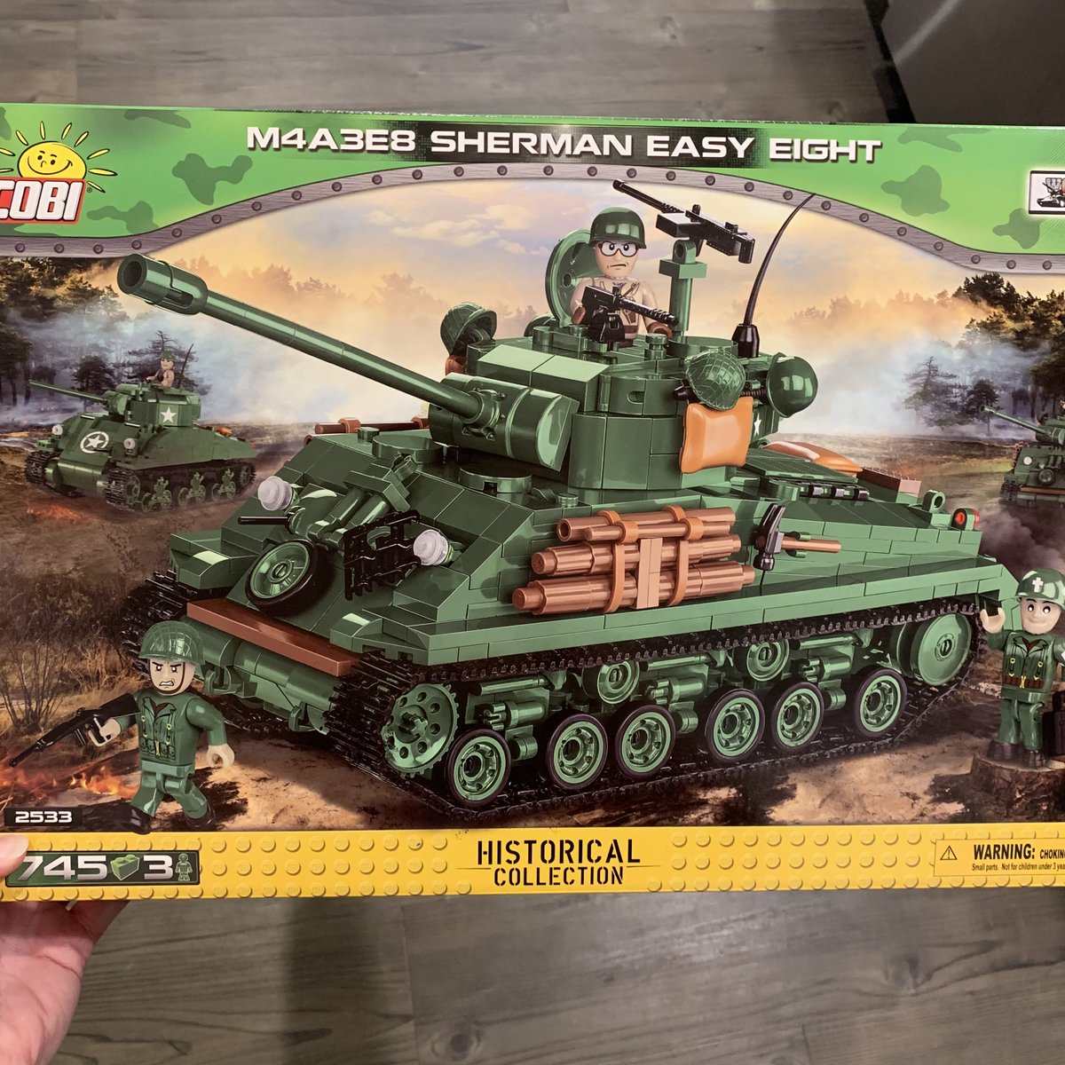 COBI released a new Sherman set, the M4A3E8, which I ordered a couple months ago from  @Warbricks1 – I had been ordering from Amazon but I like to support family businesses and this one is interesting because they incorporate the business into home schooling.