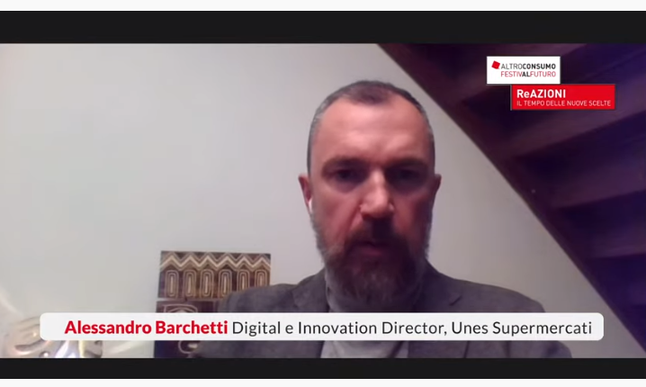 Altroconsumo's tweet image. Con velocità estrema abbiamo aperto nella zona di Milano 9 punti click &amp;amp; collect, dove il cliente fa la spesa online e la ritira con interazione minima. Questo aiuta anche i nostri dipendenti, molto esposti al rischio infezione. @AleBarchetti di @U2supermercato a #FestivalFuturo