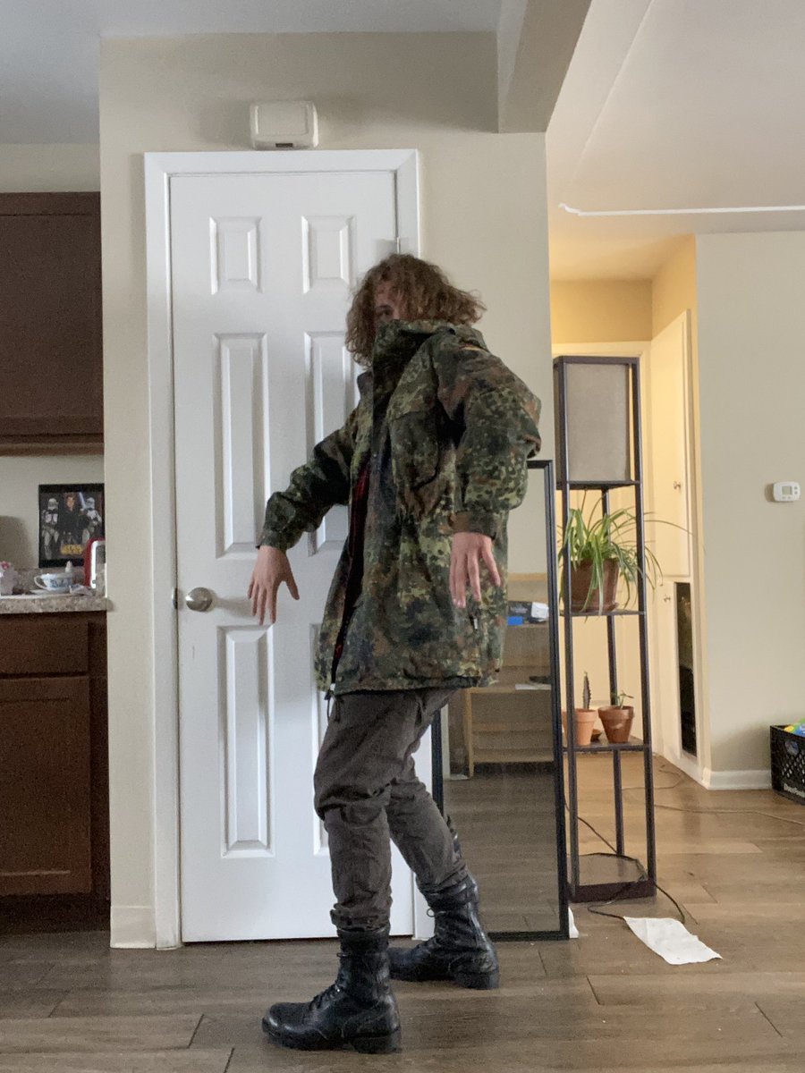 BingleBompus's tweet photo. What’s up gamers #waywt https://t.co/vC4oX3nr4R