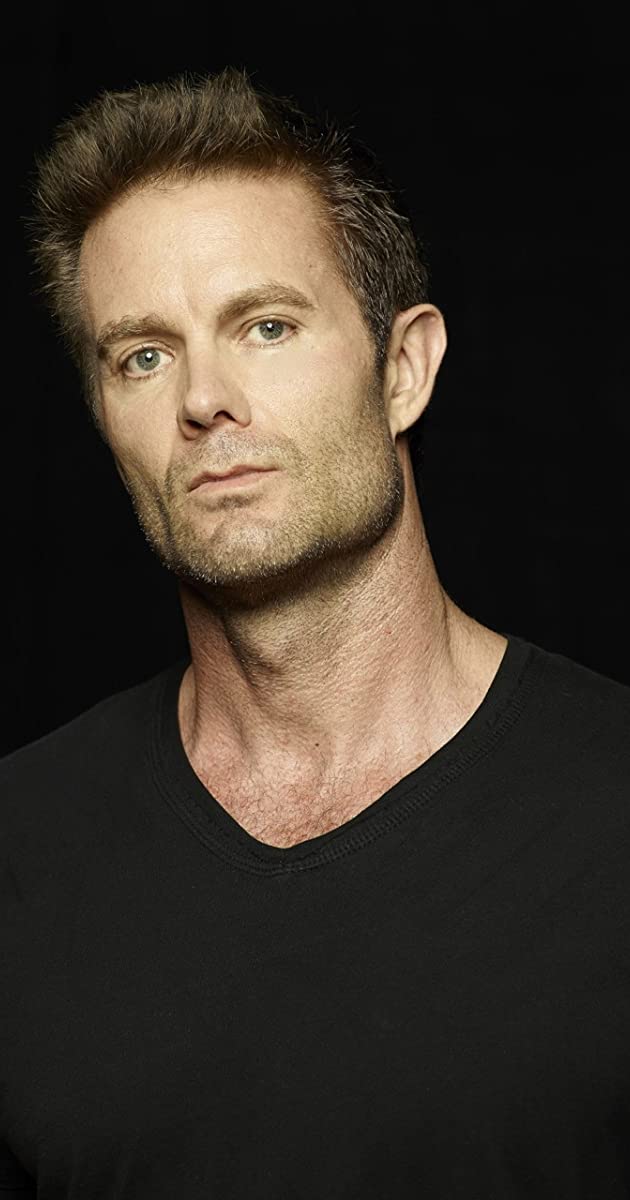 Aujourd\hui c\est l\anniversaire de Garret Dillahunt !

Happy birthday  