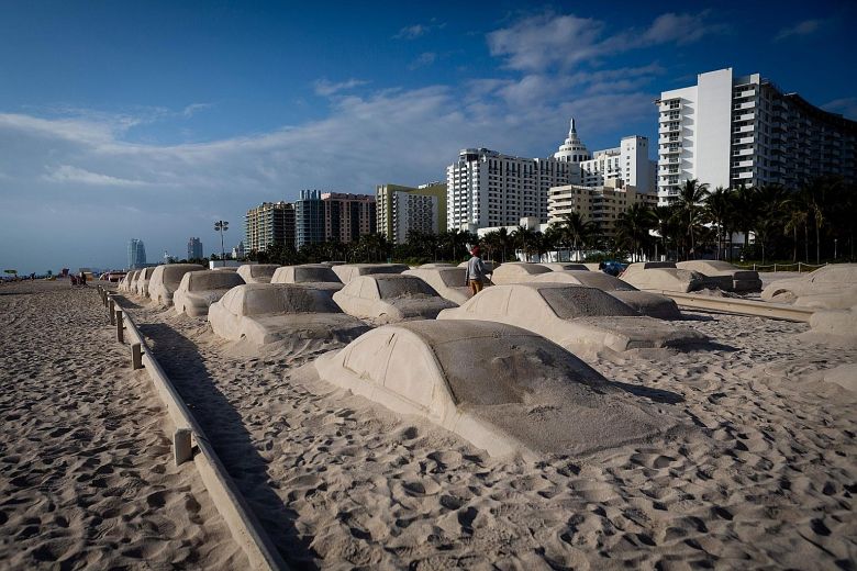 Jimmy Morales spent $300,000 in Miami Beach taxpayer money to commission an  #ArtBasel sand piece on climate change that may have polluted beach with toxic materials  #BecauseMiami (Beach):  https://pagesix.com/2019/12/09/art-basel-installation-about-climate-change-accused-of-missing-the-point/