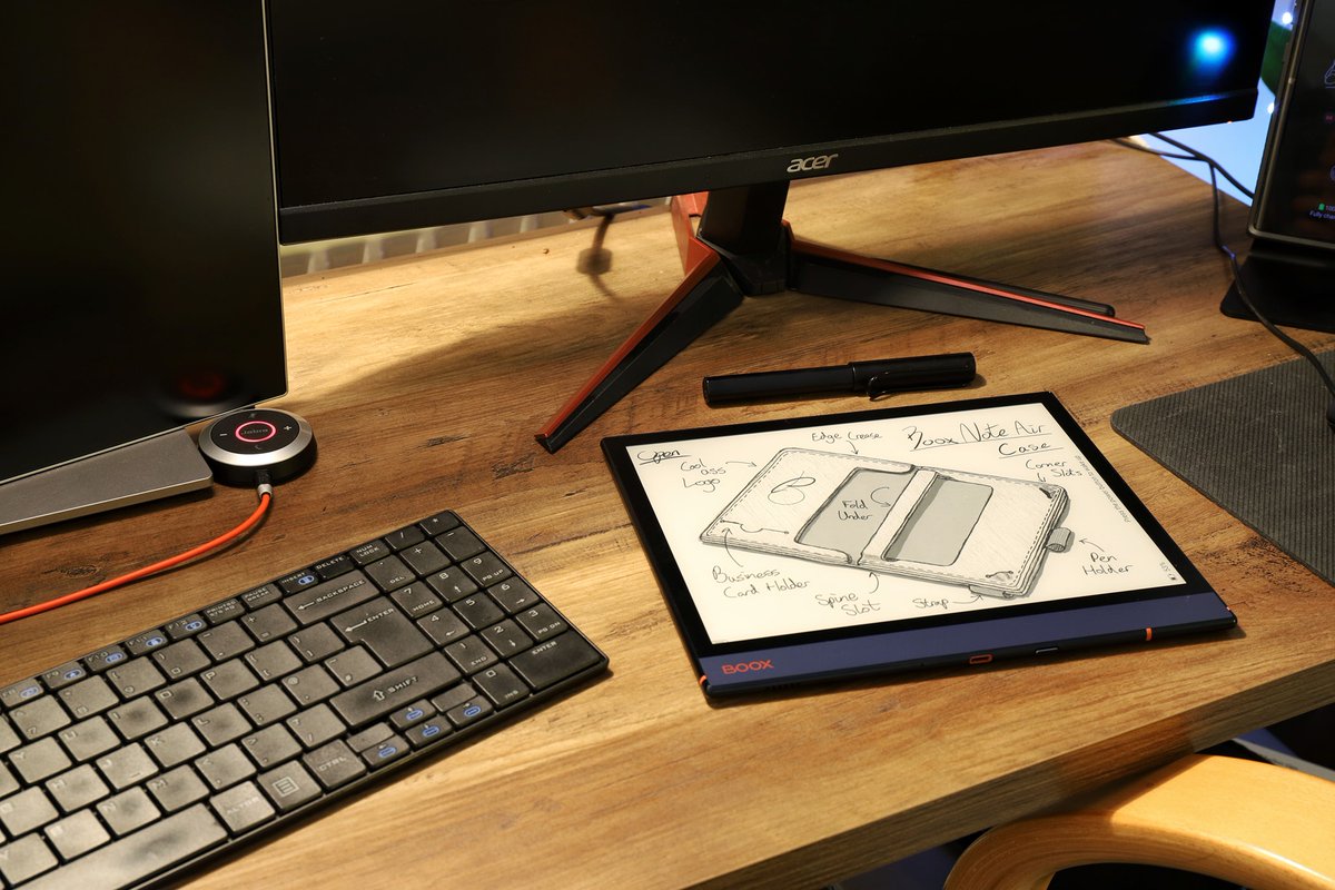 OnyxBoox's tweet image. With 5 layers, 5 brushes, and 8 colors, #NoteAir is a great tool to design and draw anything that you want or like. Check out the beautiful design of the #NoteAir case by BOOX user Matt.

Thank you for sharing. Photos credit to Matt. 

 #ePaperTablet #EinkTablet #AndroidTablet