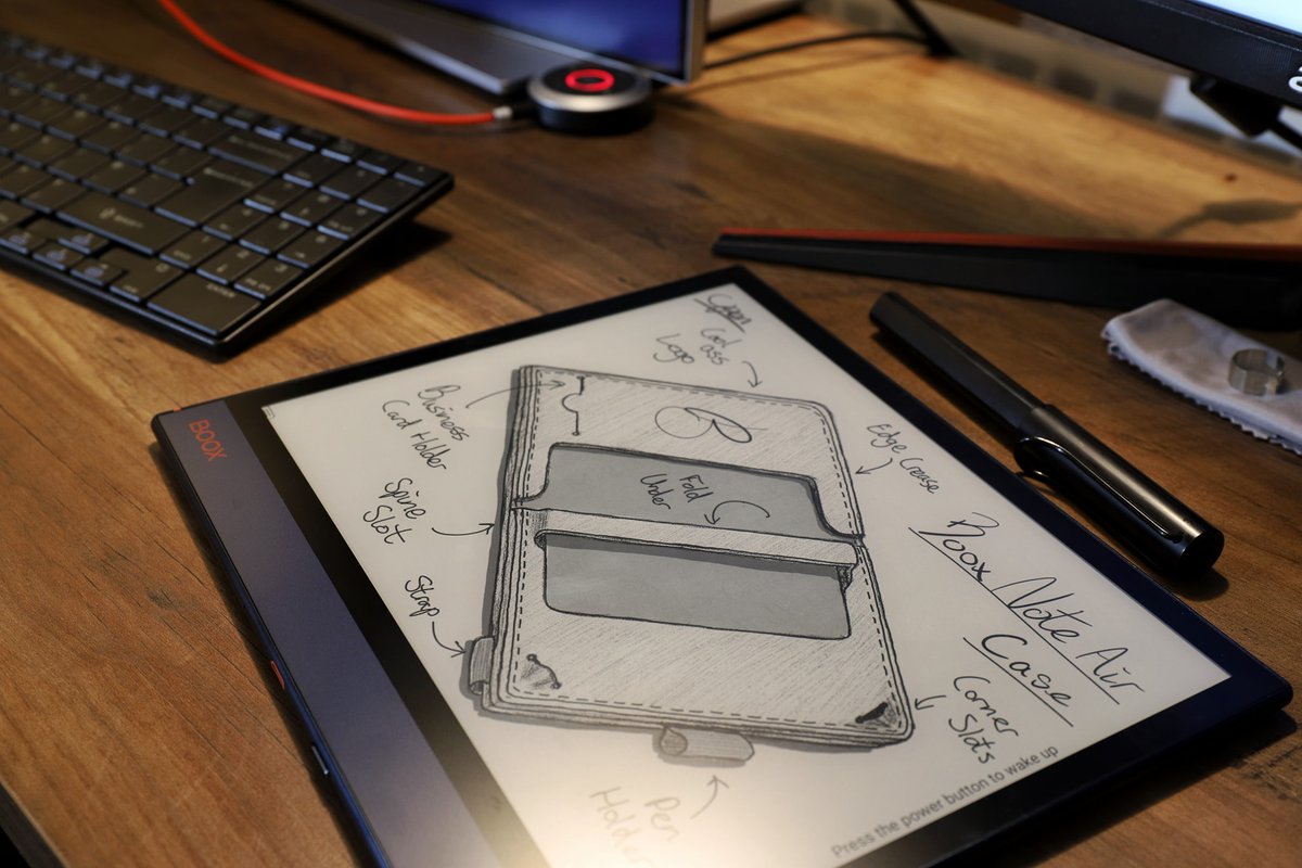 OnyxBoox's tweet image. With 5 layers, 5 brushes, and 8 colors, #NoteAir is a great tool to design and draw anything that you want or like. Check out the beautiful design of the #NoteAir case by BOOX user Matt.

Thank you for sharing. Photos credit to Matt. 

 #ePaperTablet #EinkTablet #AndroidTablet