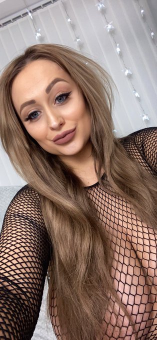 Quick little session on cam sorry I&rsquo;ve had to dash now but I&rsquo;ll be back on tomorrow 😈 just taking some