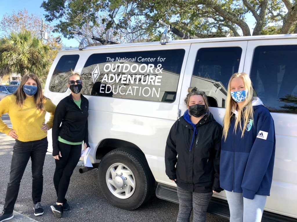 WendyIvey3's tweet photo. Thanksgiving is on the way to our #CBSeaStar families! Thankful for the helpful hearts & hands of so many @CBElementary & @NourishNc1. #weloveourcommunity #Communitypartnerships #5StarDifference https://t.co/ZqS2Xztzql