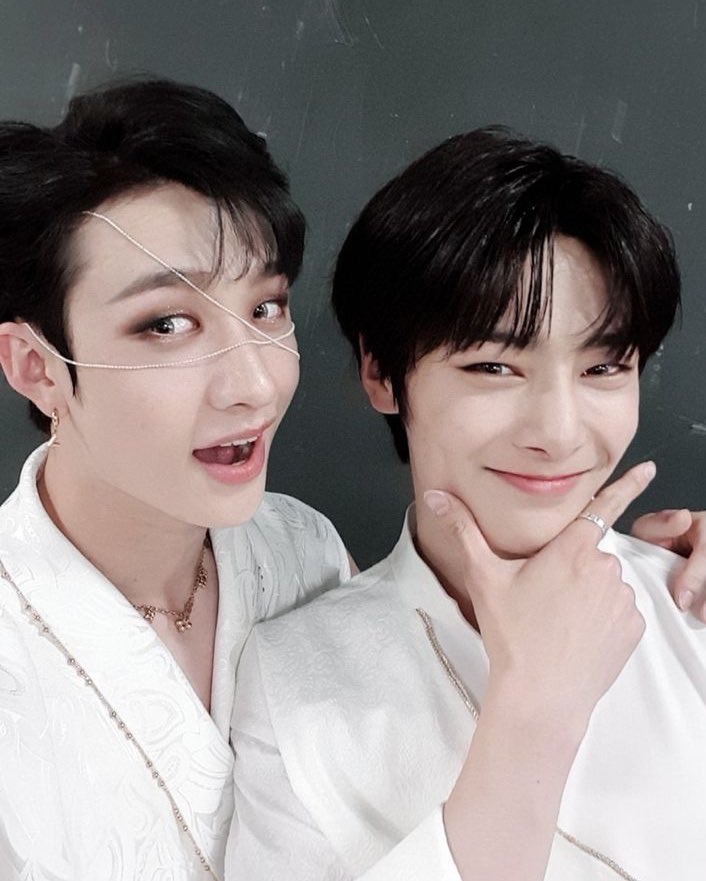 — jeongin and bang chan having the purest relationship; a sweet thread  #StrayKids  #skz