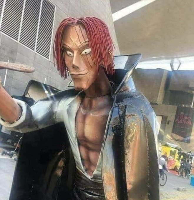 RobinDeter's tweet image. Tiens donc cette bouteille de ricard Louffi tu me la rendra quand tu sera devenu, toi aussi un grand et célèbre clochard comme moi