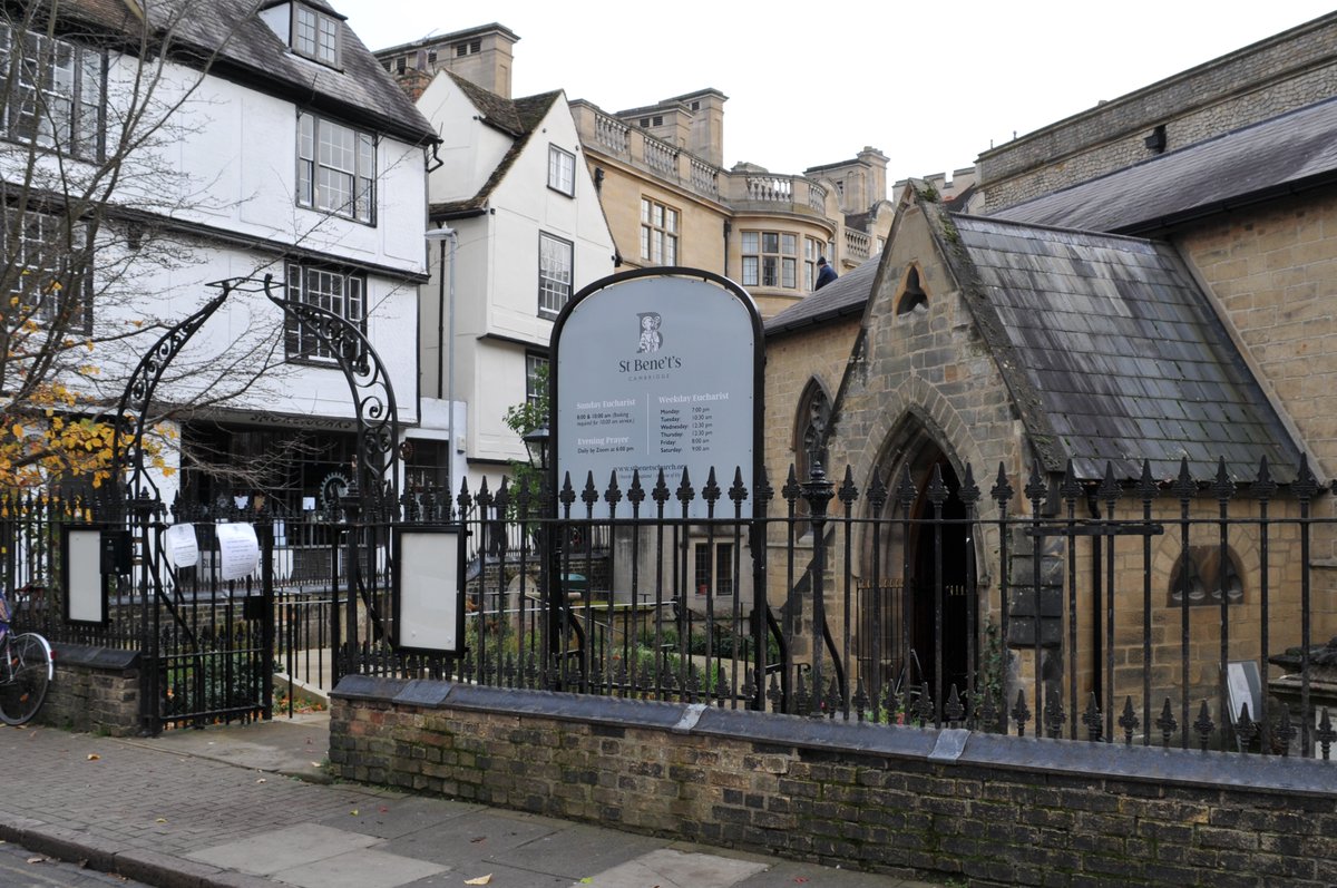 Sign installation day!
#forged by #RMHillamIronwWorks 
#StBenets #Cambridge
Working with @FRRarchitects