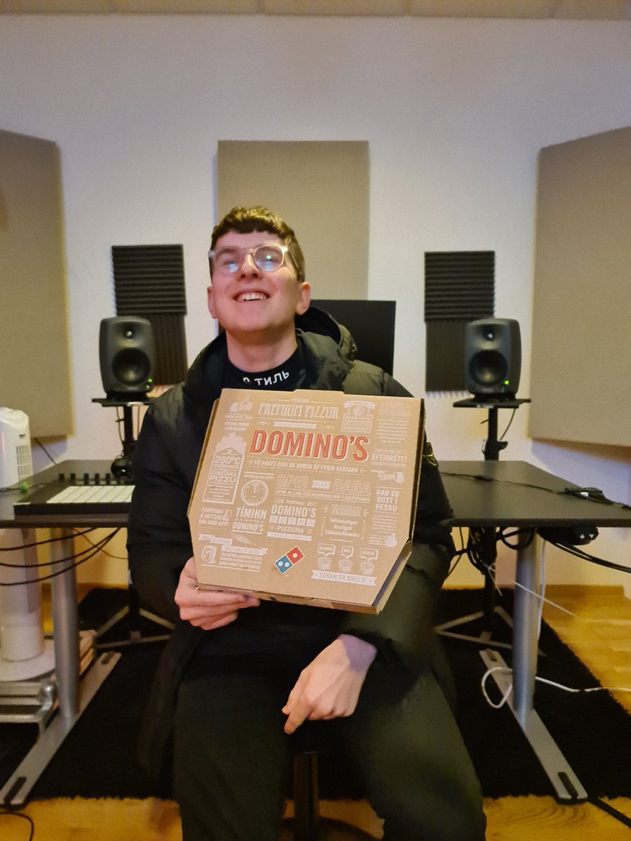 DJ Snorri Ástráðs valdi pizzu vikunnar að þessu sinni 💫  

Á pizzuna sína valdi Snorri sér græna papriku, spínat og hálfþurrkaða tómata. Kantolía, svartur pipar og venjulegur botn 💪

<a href="/DPISL/">Domino's Pizza ÍSL</a> #pizzavikunnar