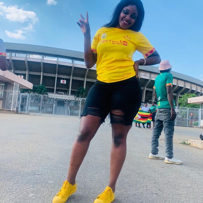PerfectdesignZW's tweet photo. Yes we here to make sure Warriors supporters are hotly dressed for the next games.
#friendsofthewarriors all the way.
Stay tuned for the final product of Saturday's Photoshoot
@RealTalkFadzie @Mami_Kairo @palnyoni @lifeofahustler7 @AshleyRopafadzo @Lasthonestwoman @crank_ZW https://t.co/lhqnYS9kM7