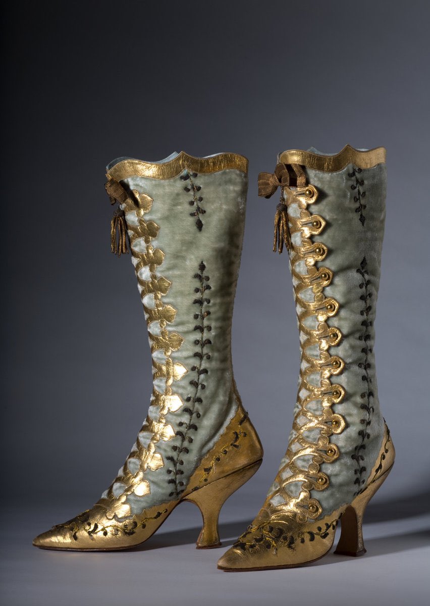 kateStrasdin's tweet photo. Something wildly decadent for a gloomy Tuesday and a pair of late #19thc decorative #boots that were designed to trick the eye. They are supposed to suggest stockinged legs inside a little pair of gold #shoes, a luxurious illusion @batashoemuseum #fashionhistory https://t.co/QVcOhGCPGk