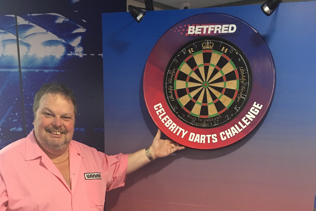 dartslegends's tweet photo. @ScaniaUK & @Betfred just a couple of the many companies who have hired @onedart180 & @PaulBoothMC to entertain their staff & clients, if you'd like further information on the former World Darts No1 please visit https://t.co/N8kwHeNkig #petermanley #darts https://t.co/aT7PQpDoFH
