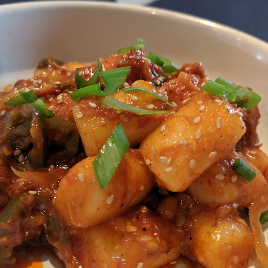 *TUESDAY NIGHT PASTA*
Doing something a little different tonight, Branchachos. Bringing back a #OneDishMonday fave:
Spicy Gochujang Rice Noodles with Pork Carnitas

Doors open at 5pm.

#thebranch #eatlocal #supportlocal #pastanight #longpoint #onpoint #springbranch #branchachos