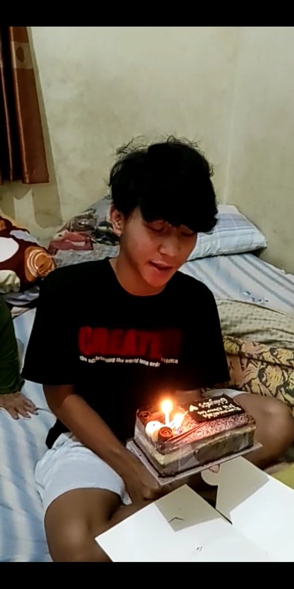 ghiyatsms's tweet photo. Gua kira ngapa sekeluarga pada cuek https://t.co/D41G1okifj