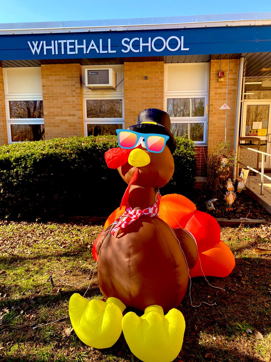 SchoolWhitehall's tweet photo. Wishing u all a Happy Thanksgiving!! 🍗🥧🧈🥖🌽 Much love from the Whitehall Fam❤️🥰 @PublicMonroe @MTPScurriculum @JoAnne96727188 @MrsYoderWHS https://t.co/4GB9gZsp25