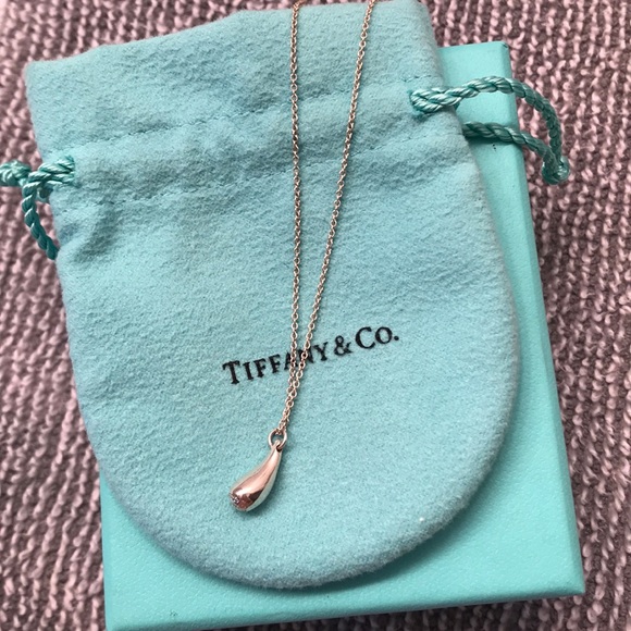 jendemusis's tweet photo. So good I had to share! Check out all the items I'm loving on @Poshmarkapp from @mylovejewelry1 #poshmark #fashion #style #shopmycloset #tiffanyco: https://t.co/e2wxwbGmrD https://t.co/seeckeic1s