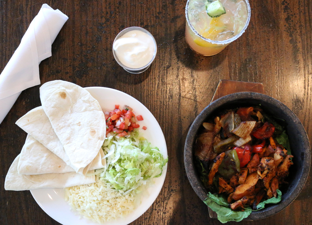 Mex_Restaurants's tweet photo. Our fajitas are best enjoyed from your couch 😊 Luckily, we deliver! Order MEX for delivery at https://t.co/VTUT42wfpw https://t.co/MnusMzxltC