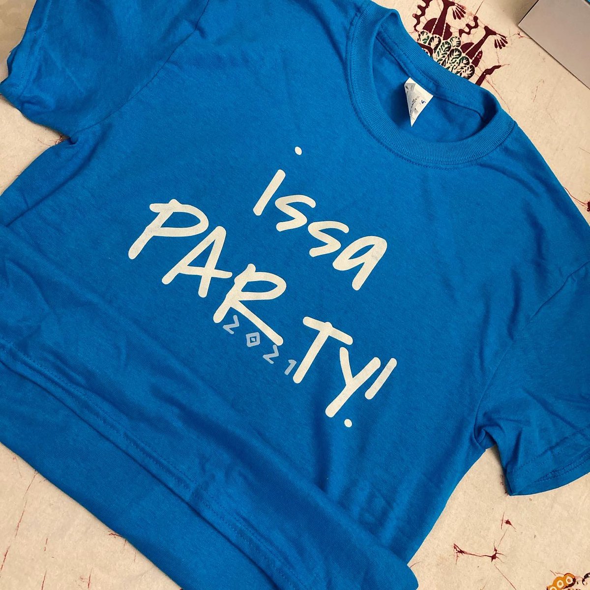 JziMuzic's tweet photo. celebrating life should be daily 🎈 💭!!
Let that soul live through you! 💕😌😇 #grateful
#issaPARTY tees in S-2XL $22 includes shipping. DM me to order! celebrating Lil wins 💙💙💙
#2021 #HappyHolidays #jzimuzic #blue #bluetee #outfitinspiration #outfitoftheday 💎 #seattle https://t.co/U4Odv6euYL