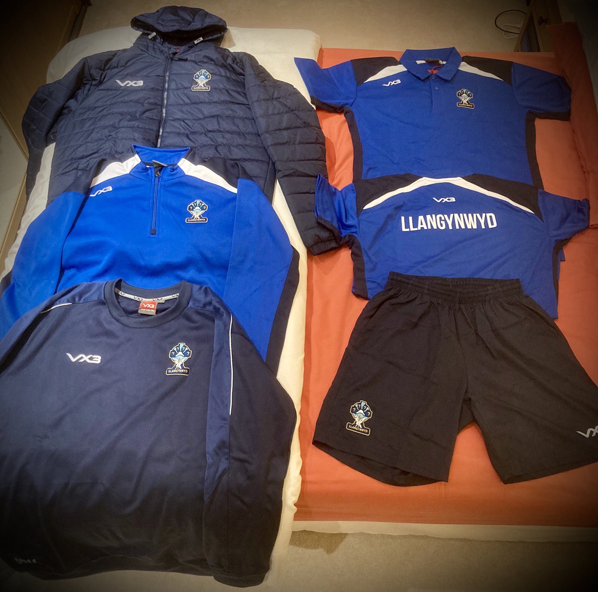 Mr. Hughes (Add Gorff / PE) (@hughes_addgorff) on Twitter photo New department stash day ππ»
Thanks <a href="/Kitboxcymru/">Kit Box Cymru</a> for providing the <a href="/AddGorffLlan/">Add Gorff Llangynwyd</a> staff with new kit π€©
Top quality <a href="/VX3apparel/">VX3</a> items ππ»
#LookGood
#FeelGood
#TeachGood New department stash day ππ»
Thanks <a href="/Kitboxcymru/">Kit Box Cymru</a> for providing the <a href="/AddGorffLlan/">Add Gorff Llangynwyd</a> staff with new kit π€©
Top quality <a href="/VX3apparel/">VX3</a> items ππ»
#LookGood
#FeelGood
#TeachGood