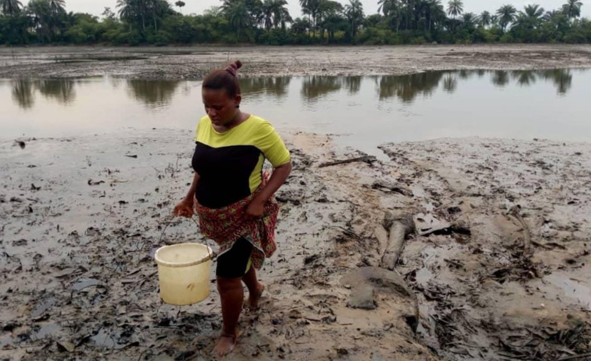 WSoyinkaCentre's tweet photo. Before #COVID, some Nigerian communities like Ogoni were already suffering from a lack of clean water, that situation has worsened as told by @AnngodwinJ of @GuardianNigeria in https://t.co/2zfCYUWoqj #COVIDRealityCheck @macfound https://t.co/IzUVdThjNS