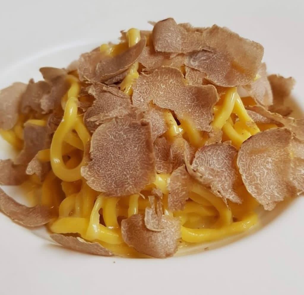 Spaghetti with white truffle😋

Orvieto, Italy📍

#tuesdayvibe 
#tuesdaymotivations