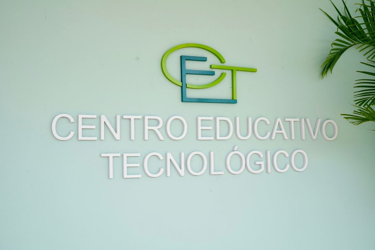 William_AVP's tweet photo. Una pequeña inversión comparada con los grandes beneficios que se reciben. Hoy inauguramos otro Centro Educativo Tecnológico en #Barceloneta para beneficio de los residentes de Plazuela Catalina. #AVPcontigo https://t.co/XyhEjBTNC3