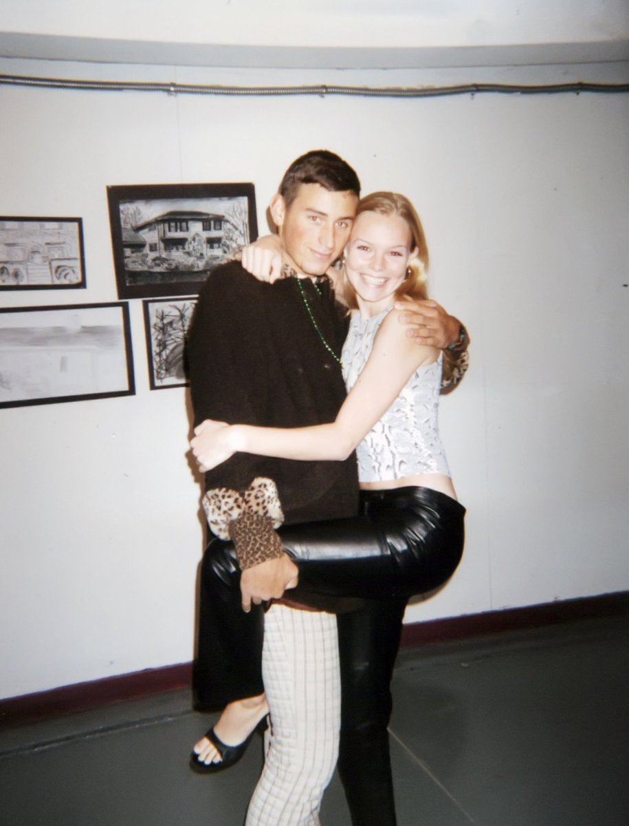 katebosworth's tweet photo. 1999 / 2019 #TransformationTuesday w/ my bestie from high school ... 20 yrs!!! 💛😘 https://t.co/cACqn6QLjx