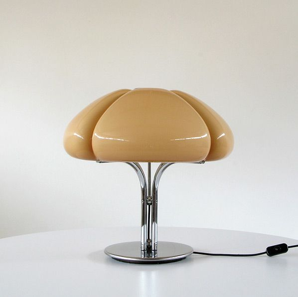 Ok fam, furniture history time!Today I bought my last purchase before a yearlong self-ban on purchases (lol) and it was the coveted and super difficult to find Gae Aulenti Quadrofoglio table lamp (most commonly found in white)