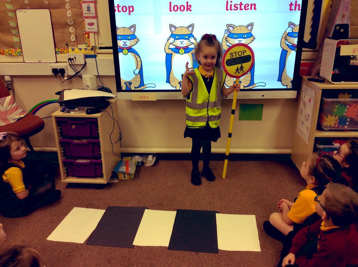 FRISroom4's tweet photo. Today we learnt about road safety and why we have a lollipop person near our school! Some of us played the cars and some us played pedestrians! 🚦 https://t.co/jweN5cpyHZ