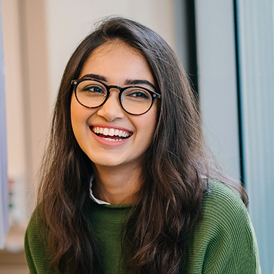 Synergie's tweet photo. Nous recrutons 1000 jeunes en #CDII ! 
@FPinteSynergie, notre secrétaire général et responsable RSE revient sur les formations professionnalisantes que nous proposerons aux nouveaux recrutés, dans un article de @OuestFrance : https://t.co/ljZ7cufeOs
#1jeune1solution #Emploi https://t.co/pUTE5Hf9pD