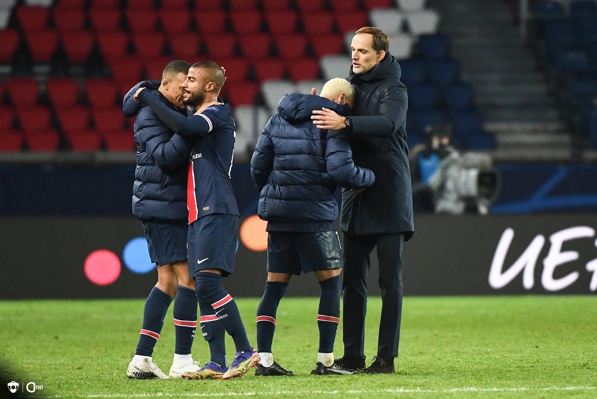 ActuFoot_'s tweet photo. Rothen : « Le PSG régresse de match en match. Peut-être qu’ils se qualifieront et on le souhaite tous, mais quand on voit une telle qualité d’équipe aujourd’hui, ce n’est pas suffisant. »

(RMC Sport) https://t.co/DhEnCXXvCQ