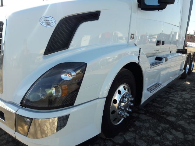 semitrucks's tweet photo. Check this 2016 #Volvo VNL64T670 #GeorgeD in #Chicago #Illinois https://t.co/LVMYPIv0Vu #truckers #trucksales #trucksforsale https://t.co/stIguVFlYf