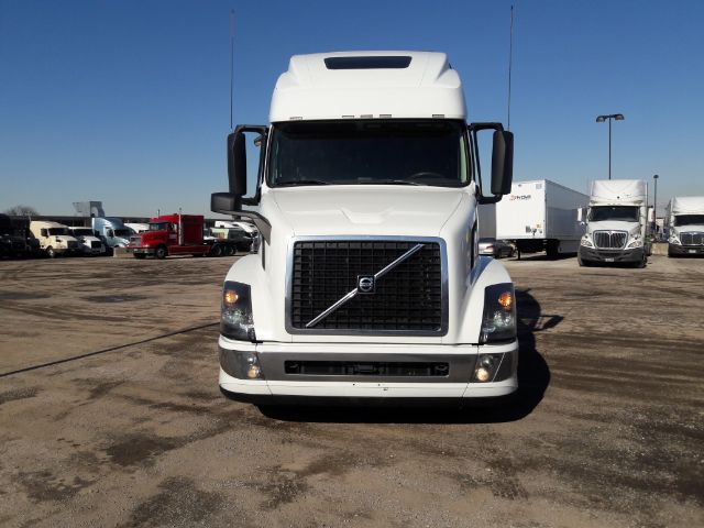 semitrucks's tweet photo. Check this 2016 #Volvo VNL64T670 #GeorgeD in #Chicago #Illinois https://t.co/LVMYPIv0Vu #truckers #trucksales #trucksforsale https://t.co/stIguVFlYf