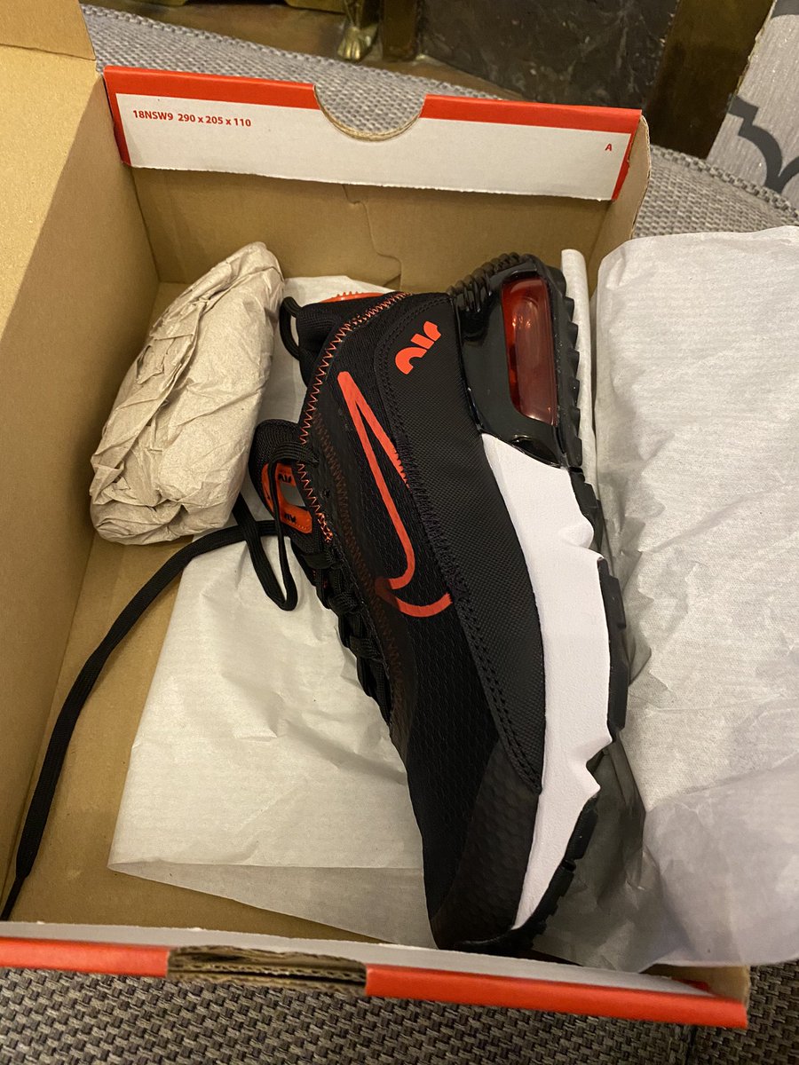 j0anne80's tweet photo. @JDhelpteam has these delivered today, waited till my son has gone to bed to open the package as they are for Xmas &amp; we are missing one trainer!!! Please help! https://t.co/JMpo3crwwi