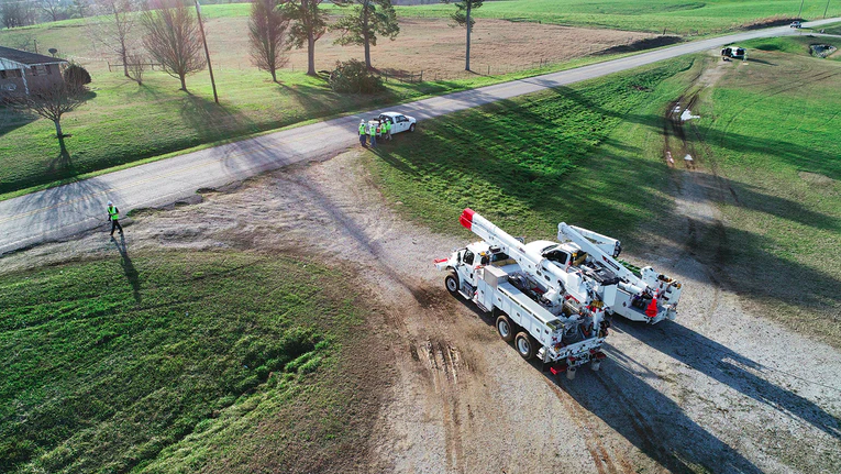 GE_Digital's tweet photo. Congratulations to @alabamapower on the advancement and success of their Fault Isolation and Service Restoration (FISR) application with implementation of our ADMS solution to minimize outages and restoration times. Read more in @tdworldmag here:  https://t.co/HRQE1AjaMi https://t.co/LrRJQna2Ae