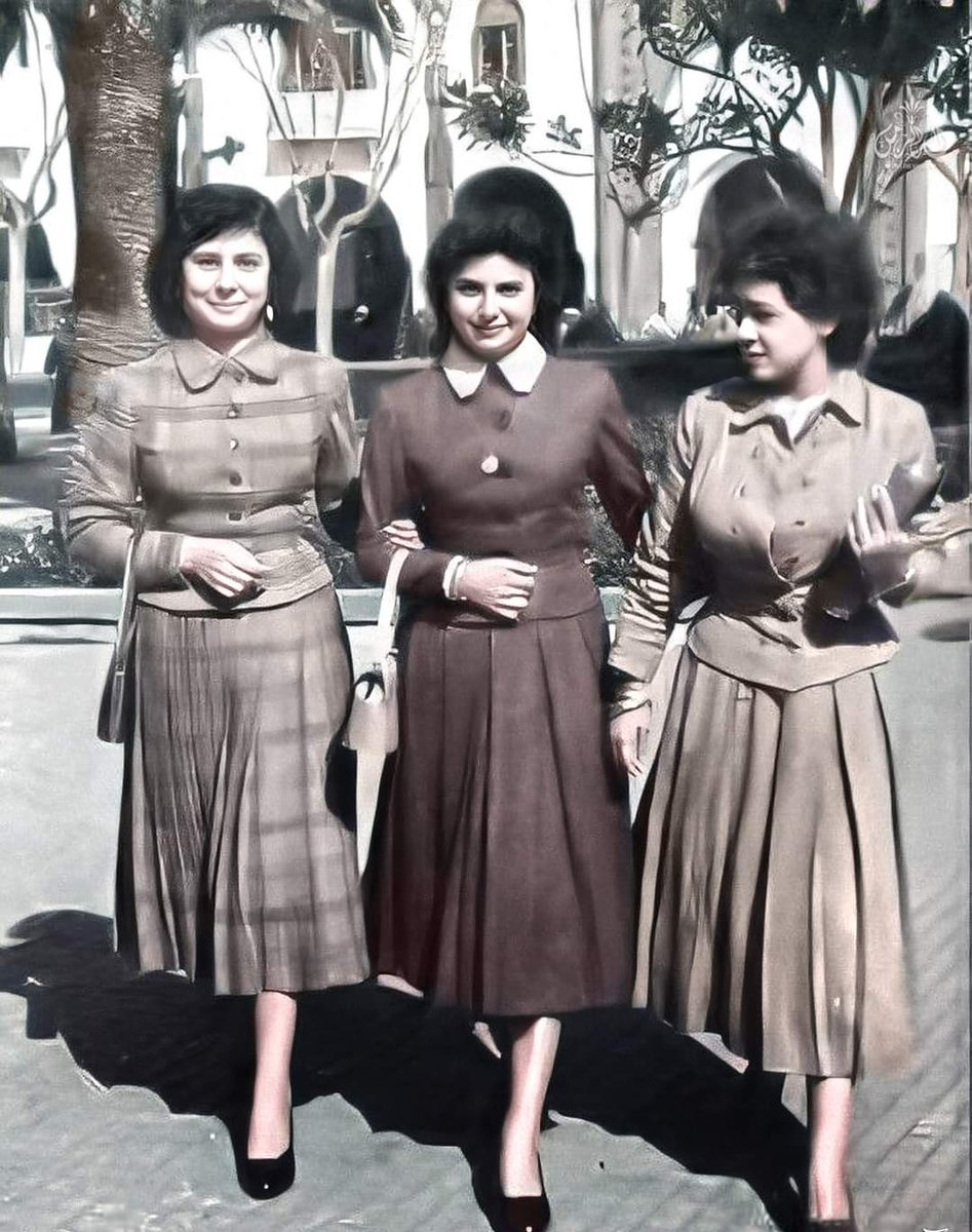 طالبات من جامعة القاهرة - خمسينيات القرن الماضي
#masrzaman