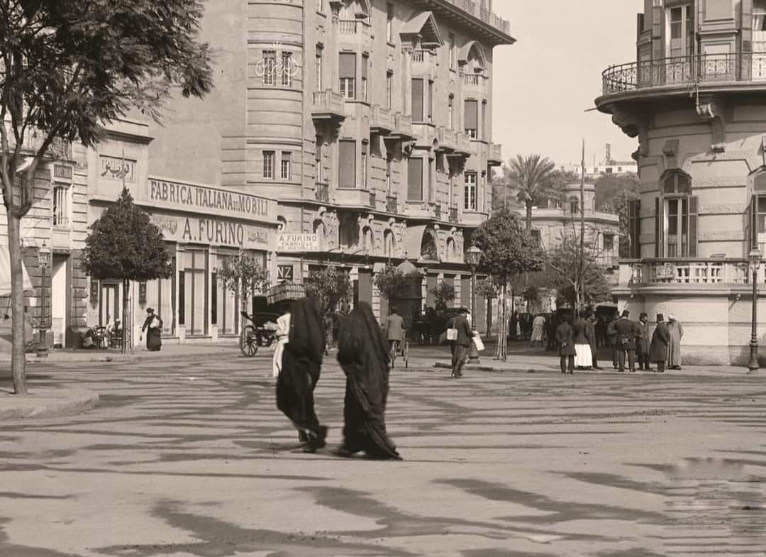 لقطات مميزه من ميدان وشارع سليمان باشا الفرنساوي (طلعت حرب حاليا) - القاهره 1900 - 1915
#masrzaman