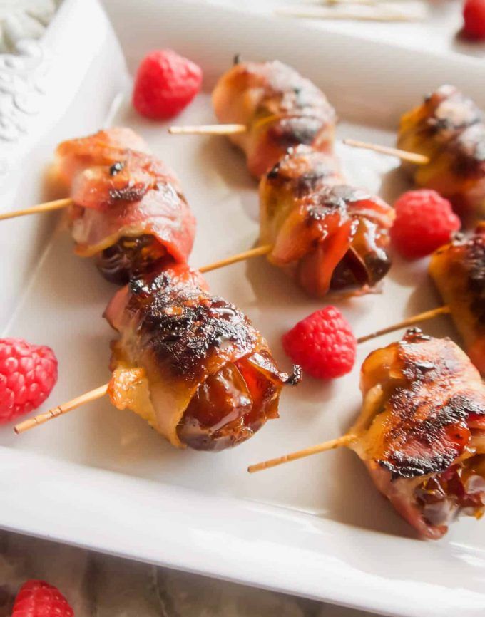 PerchanceToCook's tweet image. Need a simple yet impressive appetizer for Thanksgiving? Look no further! These Bacon Wrapped Raspberry Stuffed Dates are the perfect recipe to make. They taste like raspberry jam surrounded by bacon!

perchancetocook.com/bacon-wrapped-…