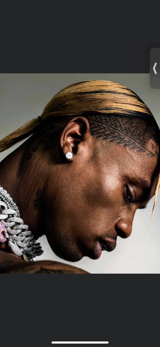 MontaeKidd's tweet photo. Folks ass look like a bisexual horse😂😭 https://t.co/KvQjOxP5EA