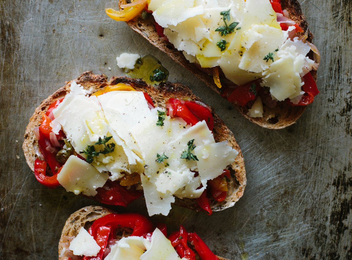 mydarlingLT's tweet photo. {NEW recipe} Peperonata Tartines w/ Castello Aged Havarti https://t.co/hDaYzTvJG5 https://t.co/56CQnCh6Us