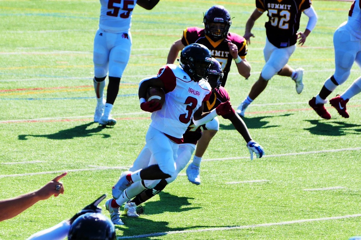NANNPHOTO51's tweet photo. NJ HS football Summit vs Rahway photos and digital at https://t.co/ex6QCy9kKN (Monday)
#njhsfootball #NJHSFootball #SummitHS #RahwayHS #UnionCountyFootball #MidState38Football #SummitFootball #Rahwayfootball https://t.co/CV4xxdSbRt