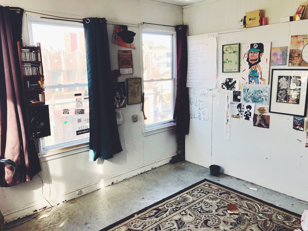 dotartproject's tweet photo. The coolest office in Boston just got even cooler 😂😎 So happy to be sharing a space w/ our new tenants @ItsLitBoston. They are super consistent, always bringing you the best content &amp; interviews. Follow their page to keep up w/ all things Boston, we love y’all. 
#itslitboston https://t.co/Gvyc0NVm3r