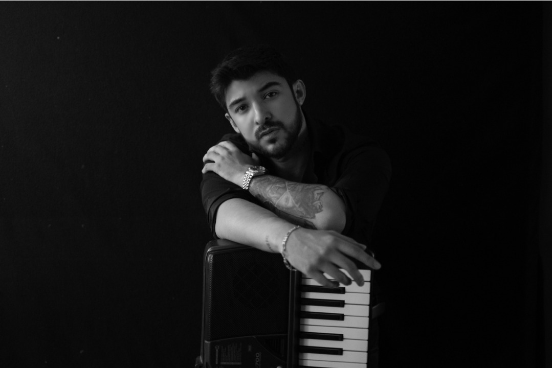 DizaelMusic's tweet photo. Las mejores y más bellas cosas del #mundo no pueden ser tocadas o vistas, deben ser sentidas con el #corazón. https://t.co/ii9io37nU3