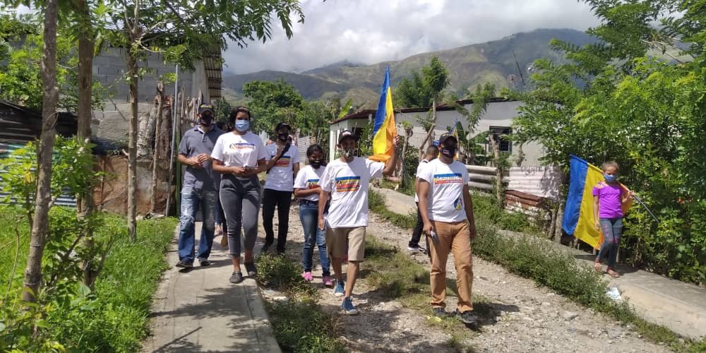 DanielConcejal2's tweet photo. Seguimos de frente en Yaracuy con nuestro Despliegue Progresista y Nada Nos Detiene. El 06 de Diciembre yo voto responsable, abajo y a la derecha en Avanzada Progresista. @HenriFalconLara @hcapriles @FannyR_Garcia @mercedesmalaveg @Daniel_Santolo @luisromeroc @AvanzadaY https://t.co/XsOWlGj3Gq