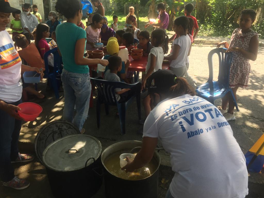 DanielConcejal2's tweet photo. Seguimos de frente en Yaracuy con nuestro Despliegue Progresista y Nada Nos Detiene. El 06 de Diciembre yo voto responsable, abajo y a la derecha en Avanzada Progresista. @HenriFalconLara @hcapriles @FannyR_Garcia @mercedesmalaveg @Daniel_Santolo @luisromeroc @AvanzadaY https://t.co/XsOWlGj3Gq
