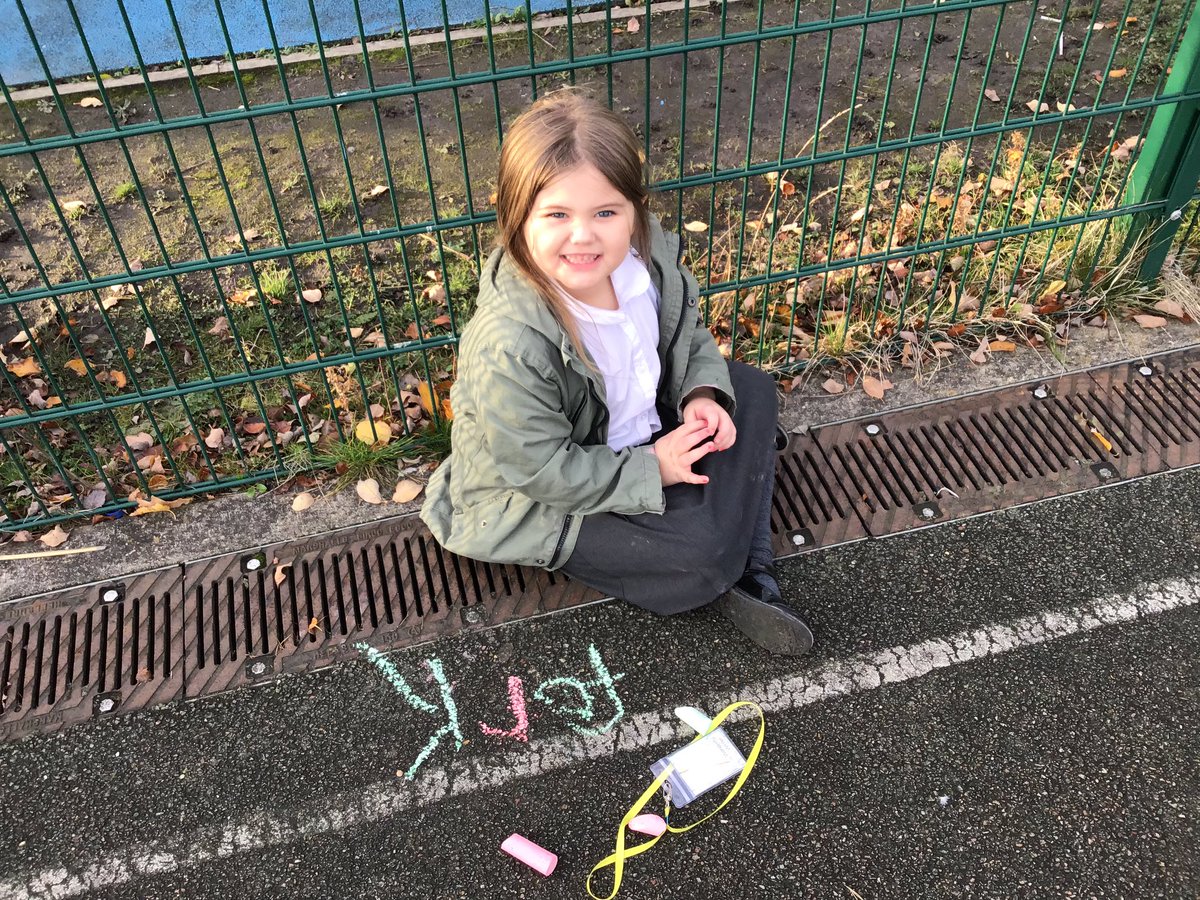 CroxtethCleaver's tweet photo. We have been practising our phonics knowledge outside.🐸🔡🤩 #Phonics #RWI #LinkedProvision @CroxtethC @RainbowEduMAT https://t.co/8HmBz4dI9G