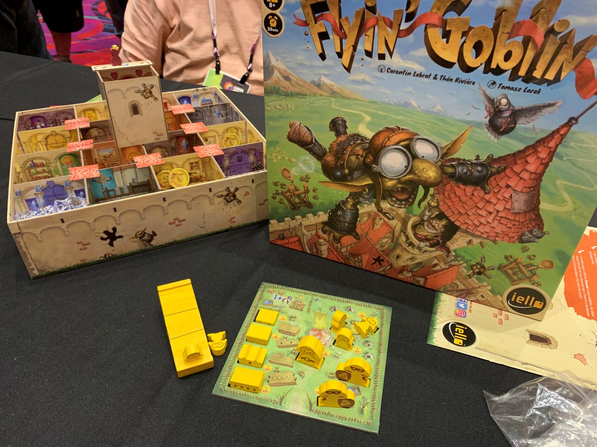 JourneysEndGamz's tweet photo. From oldest to youngest, an @IelloUSA game the whole family will love! #boardgames https://t.co/oQ7RGBOHlV