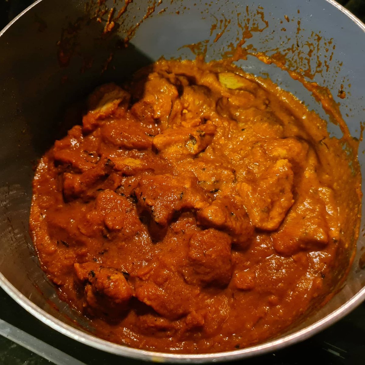 Glensandeman's tweet image. Classic butter &quot;This Isn&apos;t&quot; chicken

Spice Tailor classic butter chicken with This Isn&apos;t Chicken 

Proper tasty, super quick from packet to plate to belly. 

Nom 

#SpiceTailor #ThisIsntChicken #Vegetarian