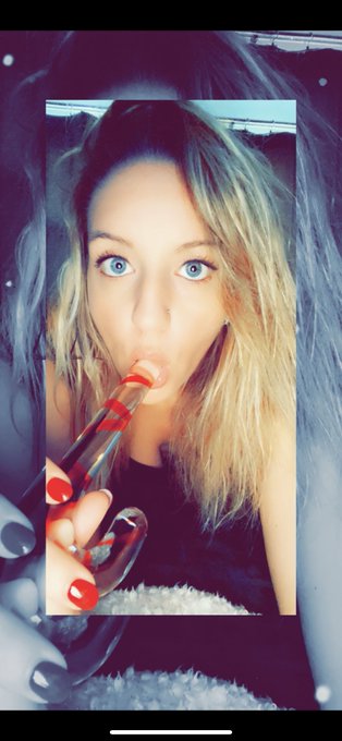 I wanna suck on something else. 😈💋 Sign up for my Only Fans Nowwwww! NO PPV! You get all the NSFW! 🔥<a href="/tag/mvsales"class="tags"><span>#mvsales</span></a>